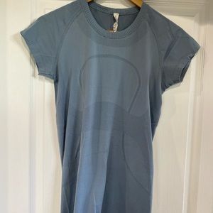 Women’s Lululemon Swiftly Tech Tshirt- Size 8. Blue/gray color